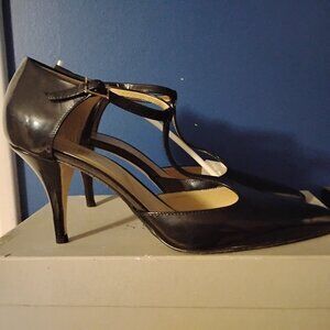 Black patent T strap pumps sz 11 EUR42